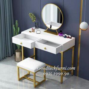 bàn trang điểm đơn giản